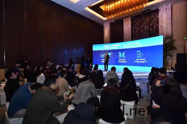 飞(fei)利浦(pu)照(zhao)明(ming)和(he)中(zhong)国(guo)移动的(de)合(he)作(zuo)